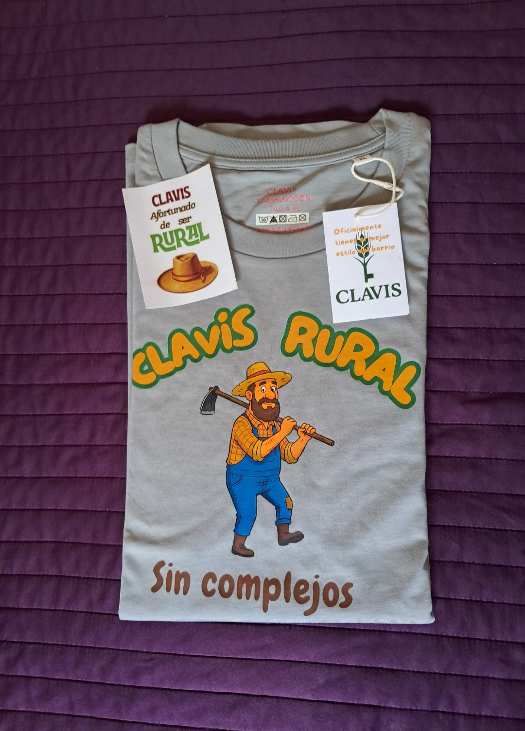 Sin complejos — Camiseta Premium de Diseño Rural. Algodon Organico.