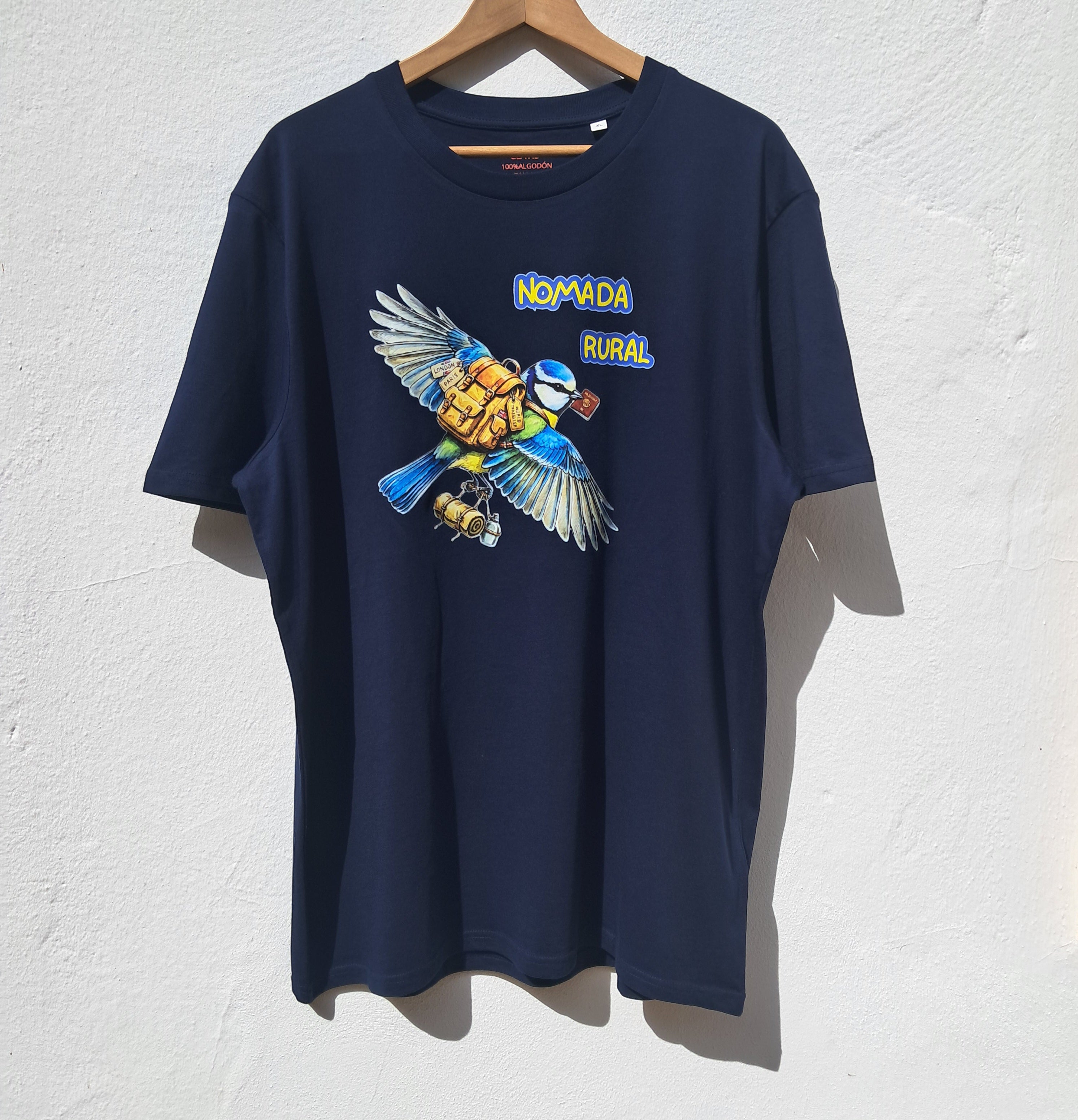 Nomada Rural — Camiseta Premium De Estilo Rural. Algodon Organico.