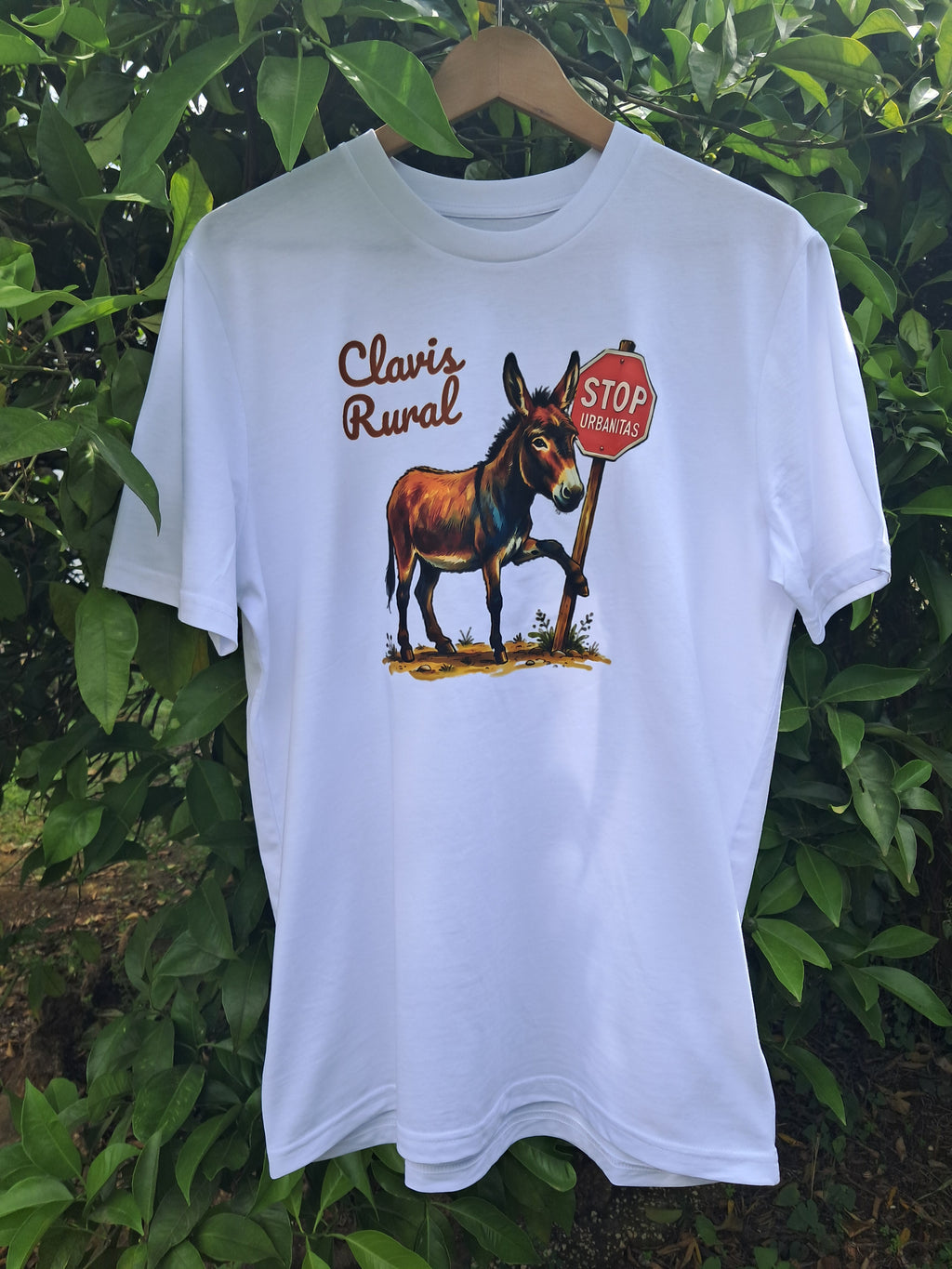 Stop urbanitas — Camiseta Premium De Rebeldia Rural. Algodon Organico.