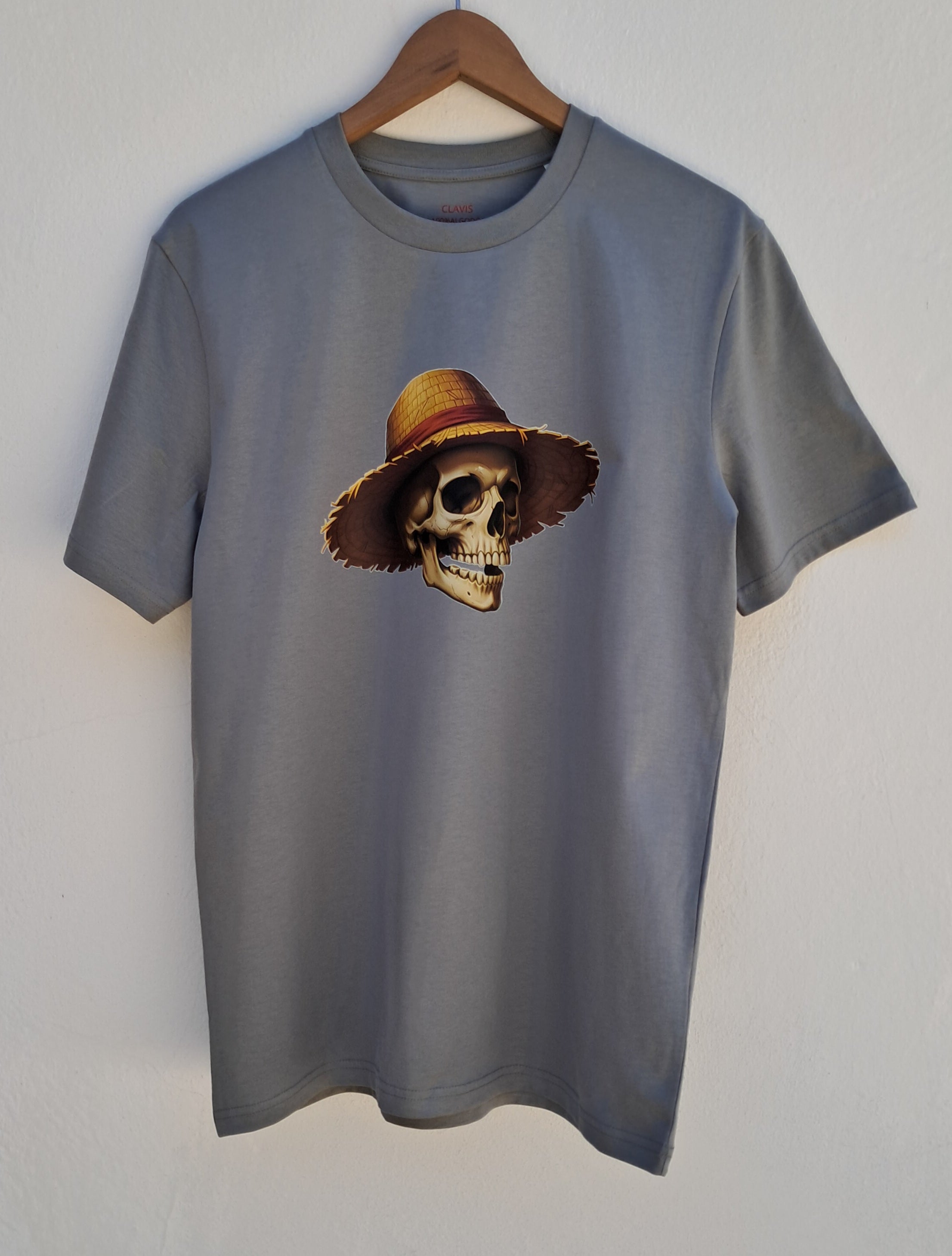 Calavera con Sombrero — Camiseta Premium De Estilo Rural. Algodon Organico.