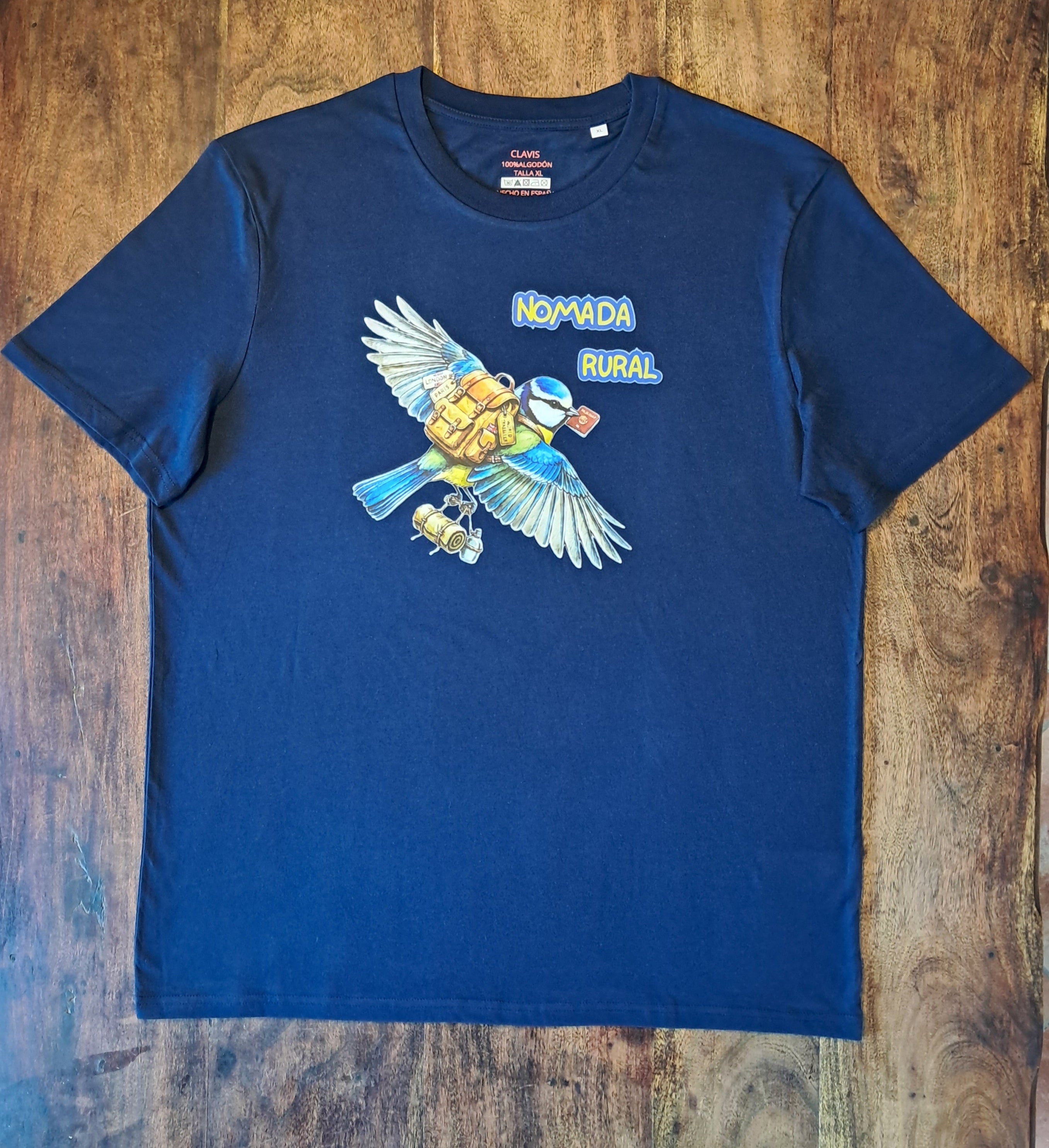 Nomada Rural — Camiseta Premium De Estilo Rural. Algodon Organico.