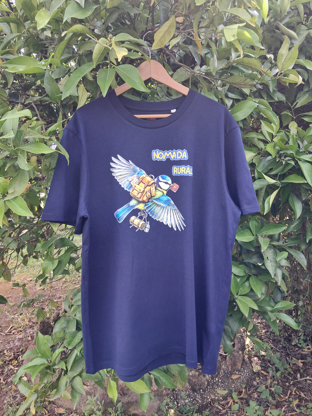 Nomada Rural — Camiseta Premium De Estilo Rural. Algodon Organico.