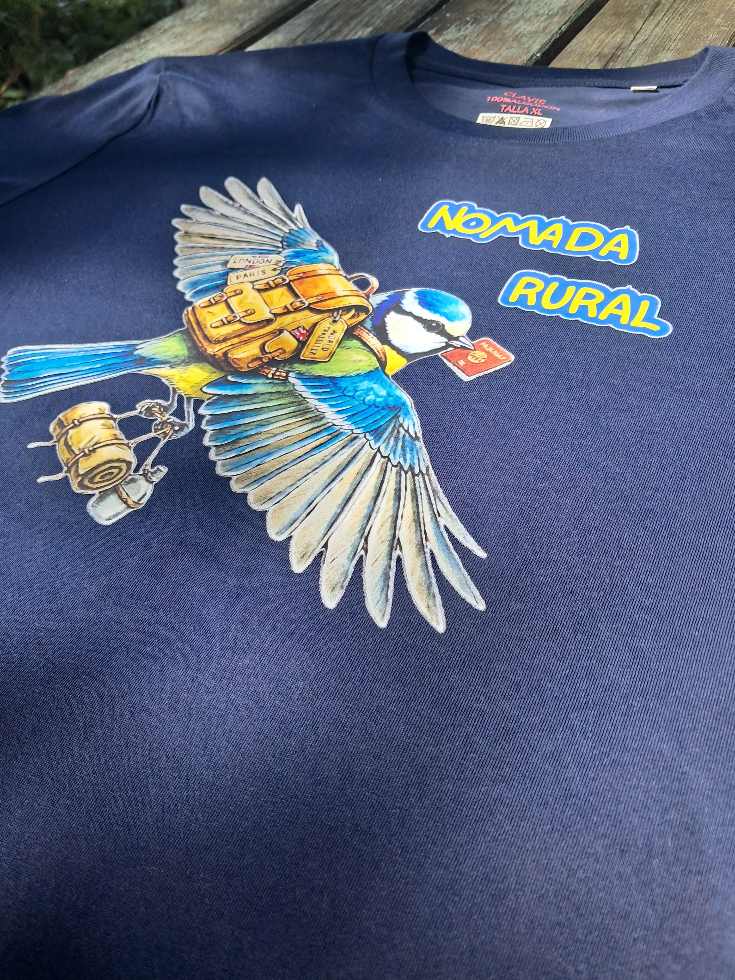 Nomada Rural — Camiseta Premium De Estilo Rural. Algodon Organico.